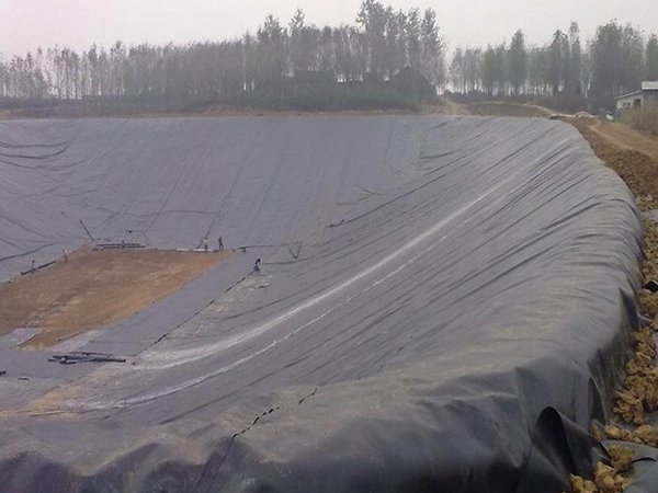 防滲土工膜鋪設(shè)于垃圾填埋場(chǎng)的意義何在？