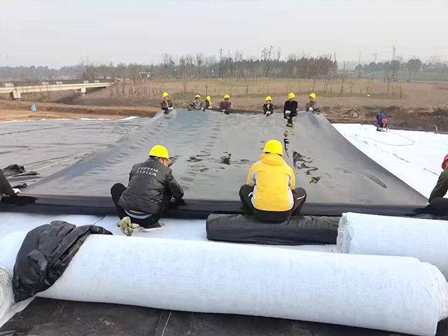 尾礦庫鋪設防滲土工膜須專注細節(jié)。