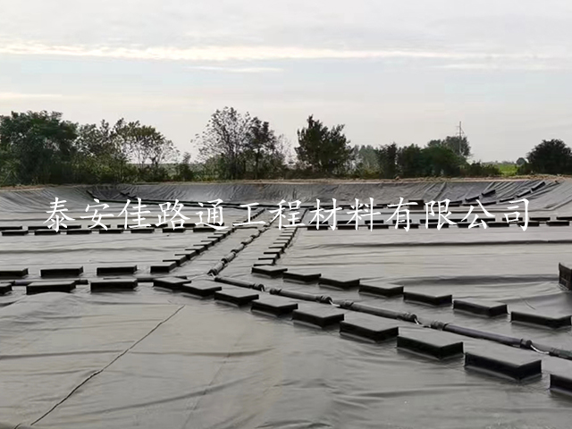 壩體鋪設(shè)hdpe土工膜專(zhuān)注其施工要素 壩體鋪設(shè)hdpe土工膜專(zhuān)注其施工要素