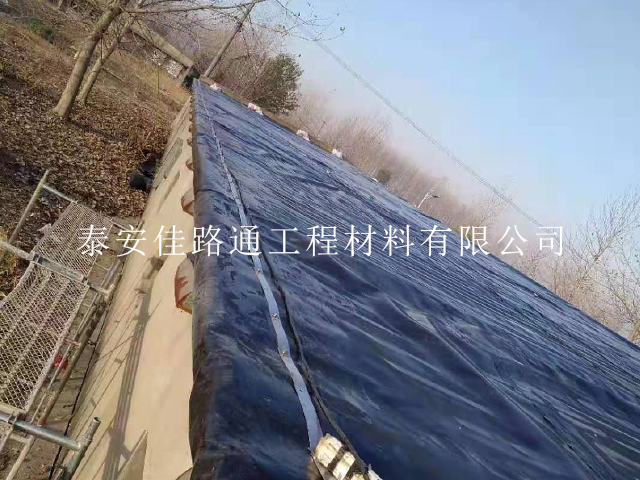 垃圾填埋場(chǎng)防滲膜在施工鋪設(shè)中須嚴(yán)格謹(jǐn)慎 垃圾填埋場(chǎng)防滲膜在施工鋪設(shè)中須嚴(yán)格謹(jǐn)慎