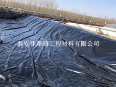 魚蝦養(yǎng)殖防滲膜四大錨固操作緊張進(jìn)行