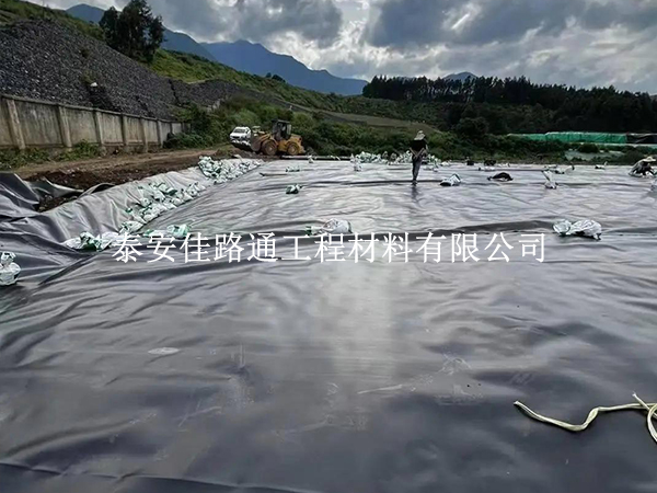防滲土工膜裁剪技巧：精準把控細節(jié)，規(guī)避損耗