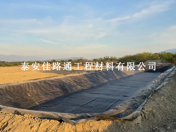 水產(chǎn)養(yǎng)殖防滲膜鋪設(shè)后保護技巧：長效防護，護